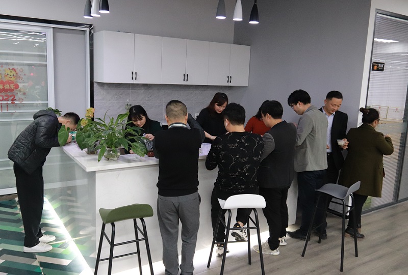 冬至湯圓餃子情，華邦瀛溫暖一家親